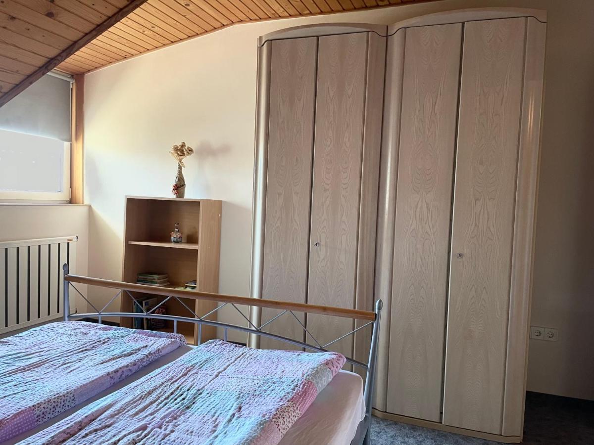 גיינסדיאס Esther Apartman מראה חיצוני תמונה